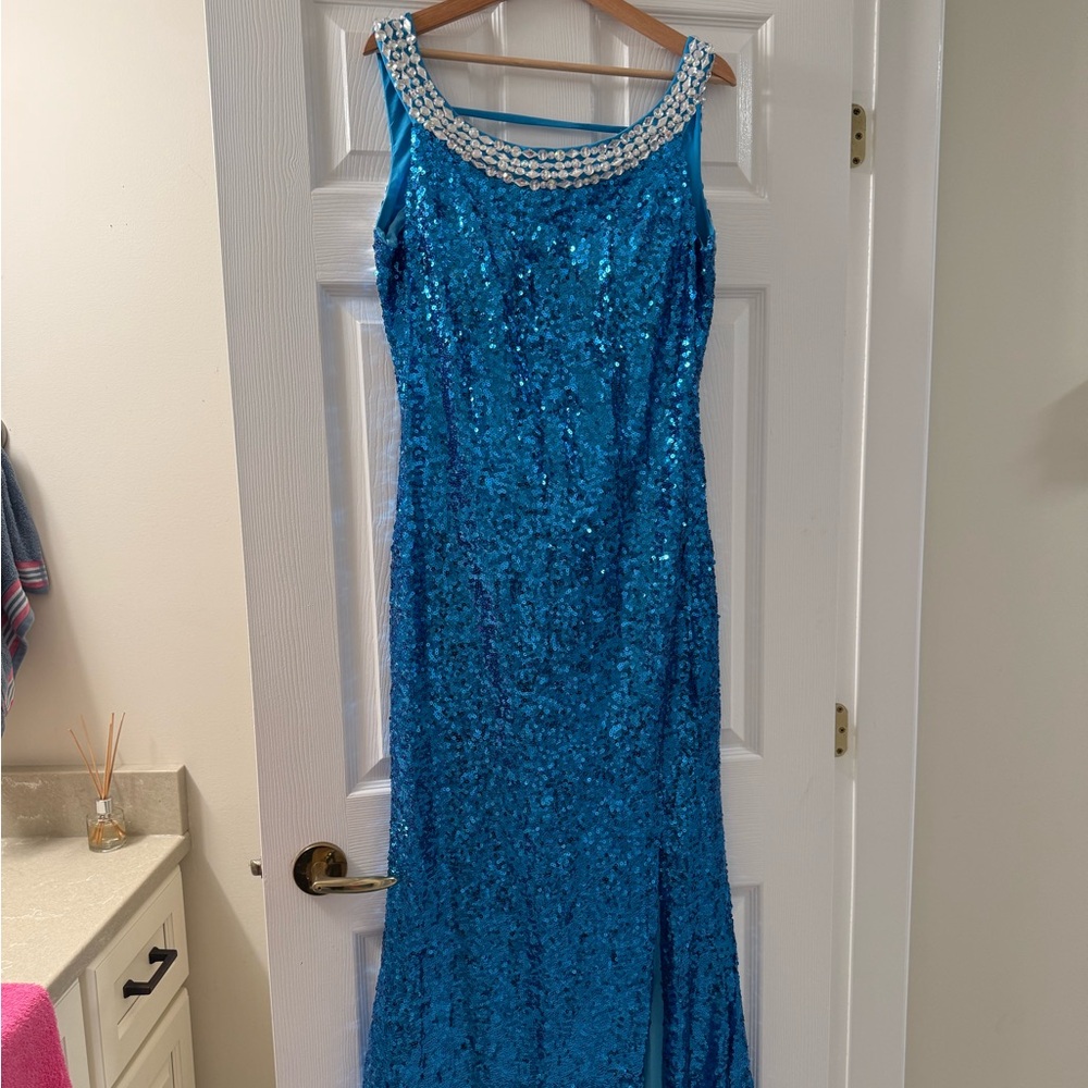 Elegant Blue Sequin Prom Dress